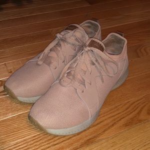 *NWOT* Pink sneakers